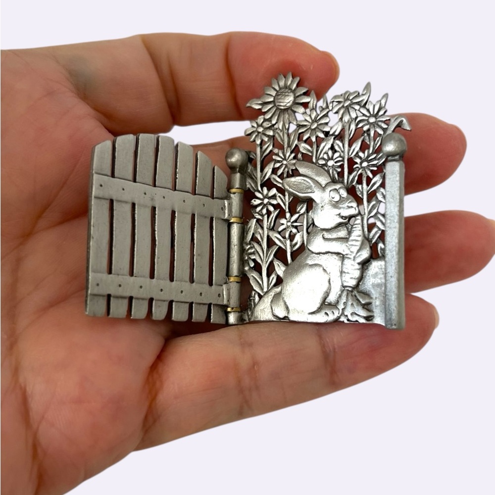 Hinged Gate Fence Flowers Easter Bunny Rabbit Carrot Metal Pin Pinback Brooch